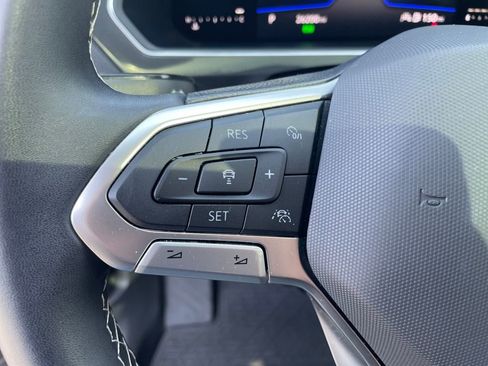 Certified 2022 Volkswagen Tiguan SE AWD/4WD image 39