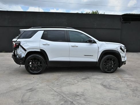Used 2026 GMC Terrain Elevation w/ Elevation Premium Package FWD image 5