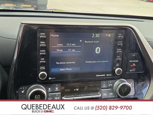 Used 2022 Toyota Highlander XLE FWD image 18