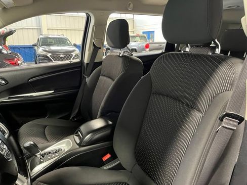 Used 2017 Dodge Journey SXT w/ Chrome Appearance Group FWD image 23