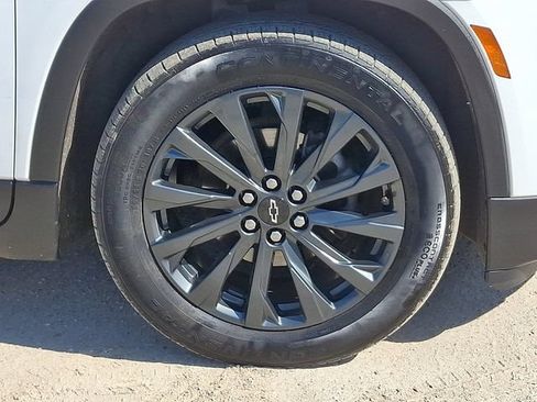 Used 2023 Chevrolet Traverse RS AWD/4WD image 28