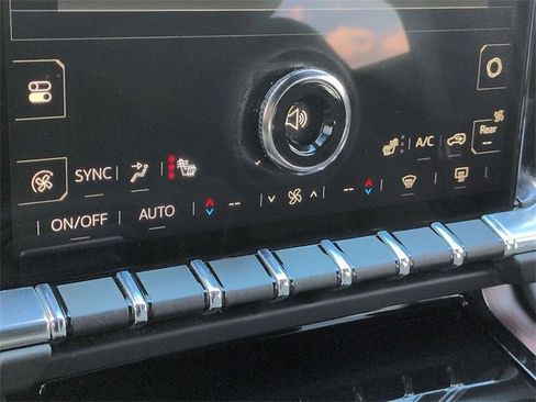 Used 2025 GMC Yukon Denali image 21