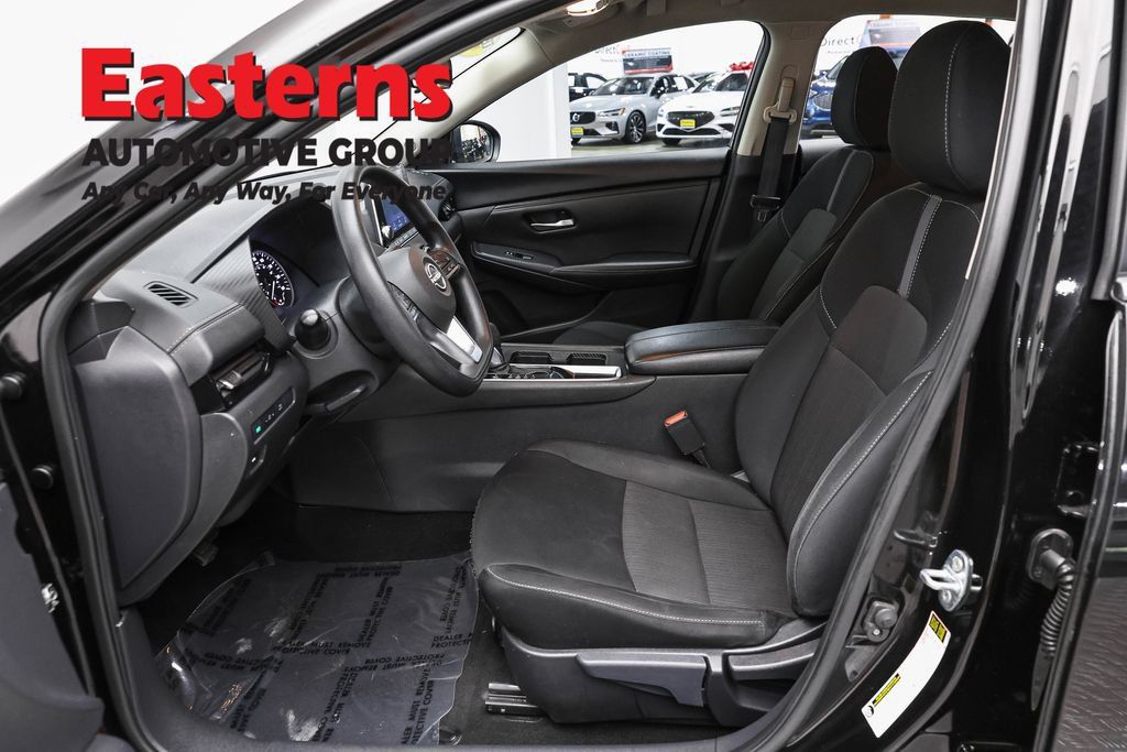 Used 2024 Nissan Sentra SV FWD image 14