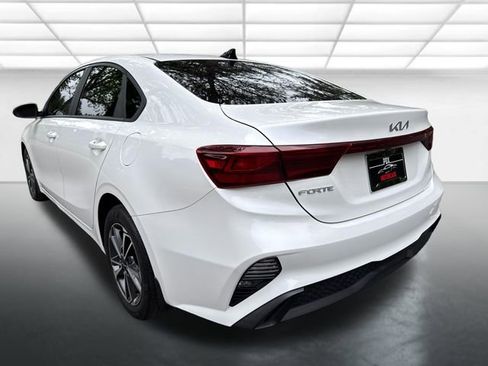 Used 2023 Kia Forte LXS FWD image 3