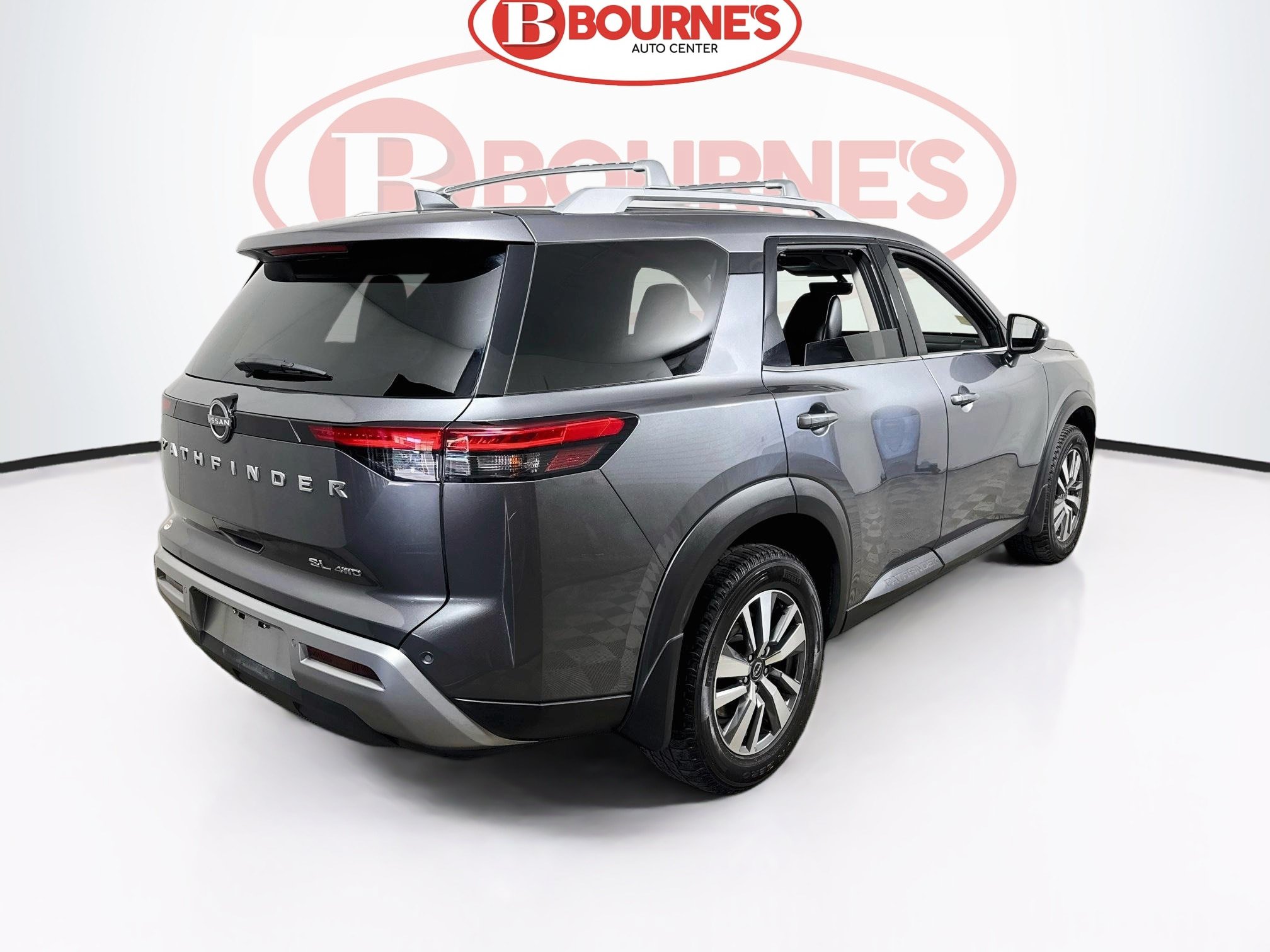 Used 2024 Nissan Pathfinder SL AWD/4WD image 10