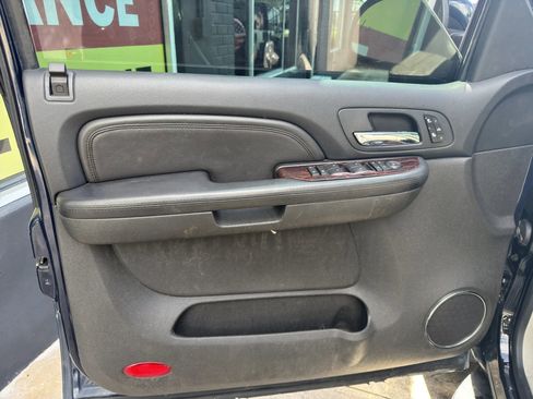 Used 2013 GMC Yukon Denali image 8