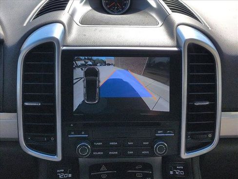 Used 2017 Porsche Cayenne S image 14