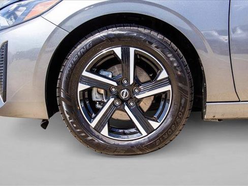 Used 2024 Nissan Sentra SV FWD image 9
