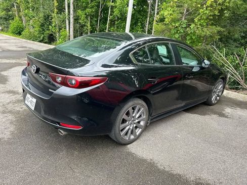 Used 2024 MAZDA MAZDA3 s FWD image 2