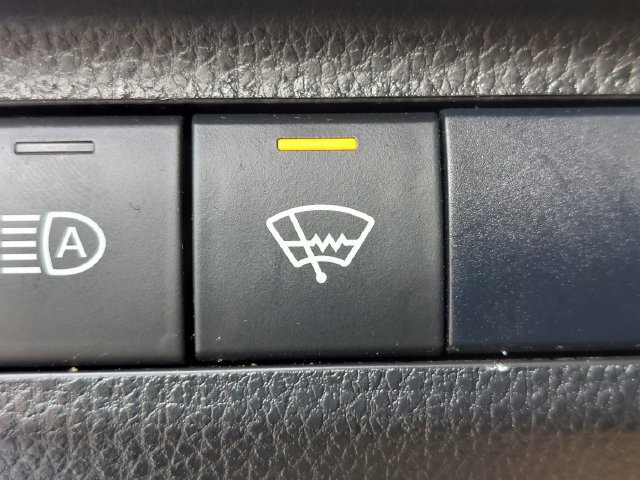 Used 2021 Toyota RAV4 SE w/ Weather & Moonroof Package AWD/4WD image 22