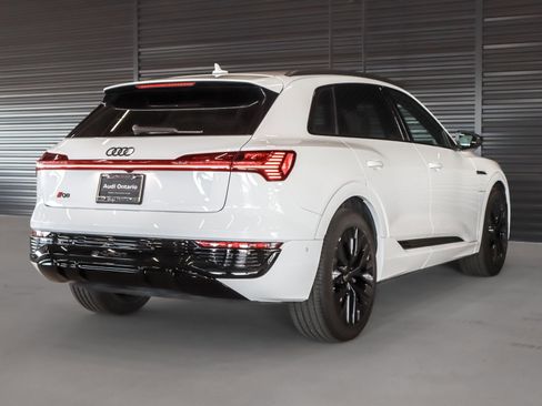 Used 2024 Audi Q8 e-tron Prestige w/ Prestige Package image 14