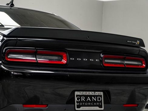 Used 2022 Dodge Challenger R/T Scat Pack RWD image 14