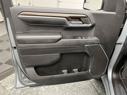 Certified 2024 GMC Sierra 1500 Elevation w/ LPO, Elevation Black Package AWD/4WD image 7