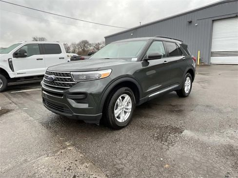 Used 2023 Ford Explorer XLT image 7