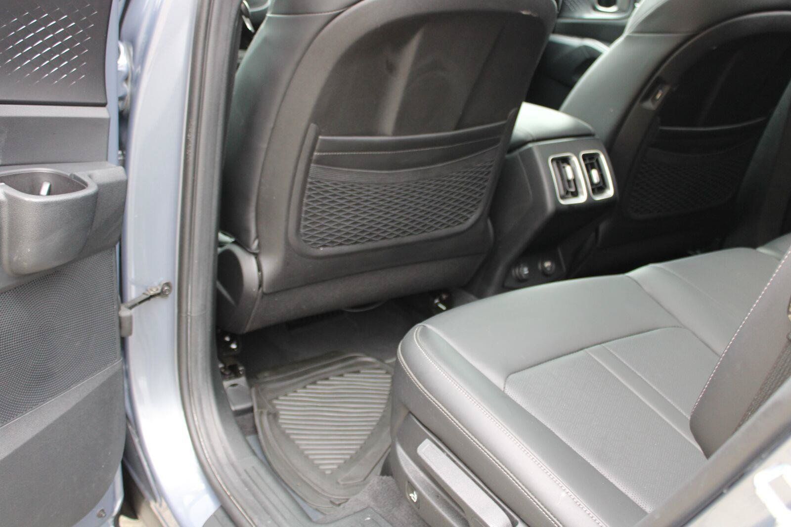 Used 2023 Kia Sorento S w/ Panoramic Sunroof Package FWD image 47