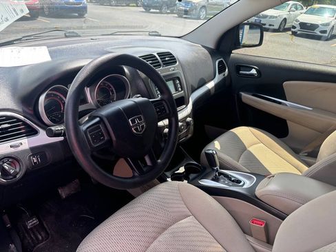 Used 2014 Dodge Journey SXT FWD image 9