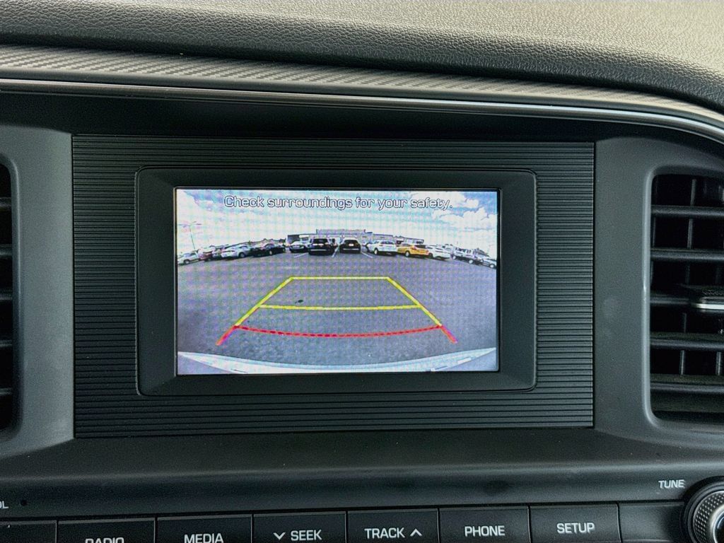 Used 2019 Hyundai Elantra SE FWD image 15