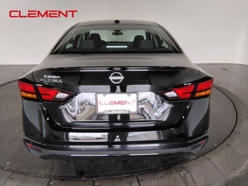 Used 2025 Nissan Altima 2.5 SV image 7