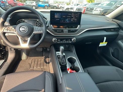 New 2025 Nissan Altima 2.5 SV w/ SV Special Edition Package image 17