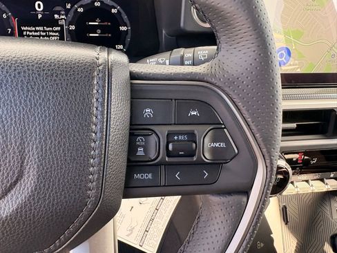 Used 2025 Toyota 4Runner Limited image 21