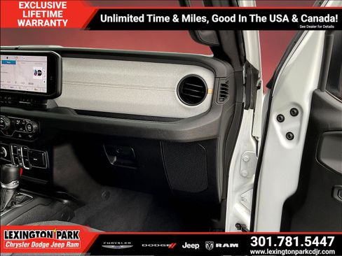 Used 2025 Jeep Wrangler Unlimited Sport AWD/4WD image 25