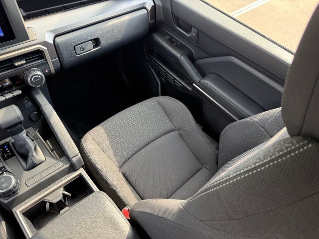 Used 2025 Toyota 4Runner SR5 AWD/4WD image 22
