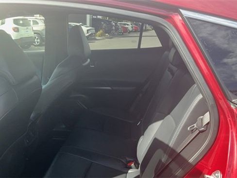 Used 2022 Toyota Venza XLE image 32