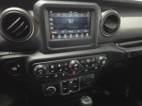 Used 2019 Jeep Wrangler Unlimited Sport S AWD/4WD image 24