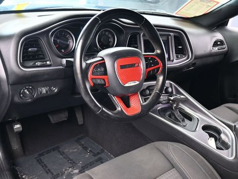 Used 2019 Dodge Challenger SXT image 13