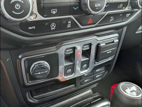 Used 2021 Jeep Wrangler Sport AWD/4WD image 16
