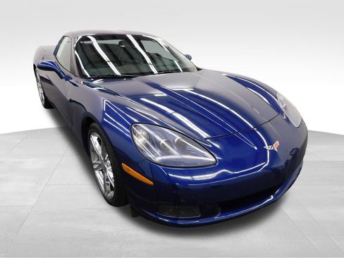 Used 2006 Chevrolet Corvette Coupe w/ Preferred Equipment Group image 2