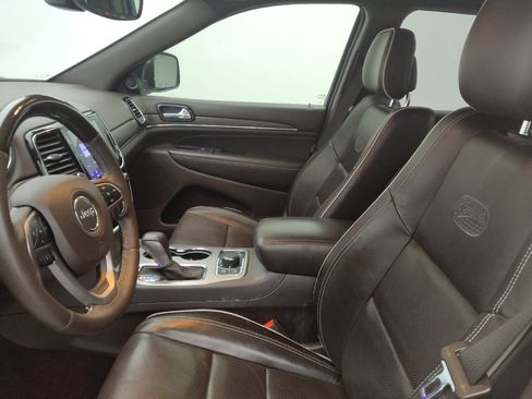 Used 2019 Jeep Grand Cherokee Overland image 17