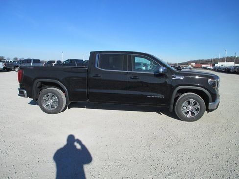 New 2026 GMC Sierra 1500 SLE w/ X31 Off-Road Package image 3