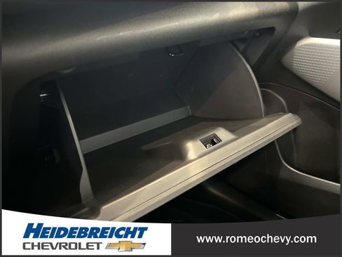 Used 2024 Chevrolet Trax RS w/ Sunroof Package image 26