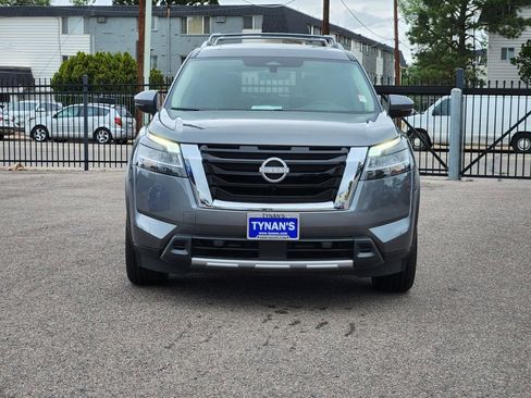 Used 2023 Nissan Pathfinder Platinum AWD/4WD image 2