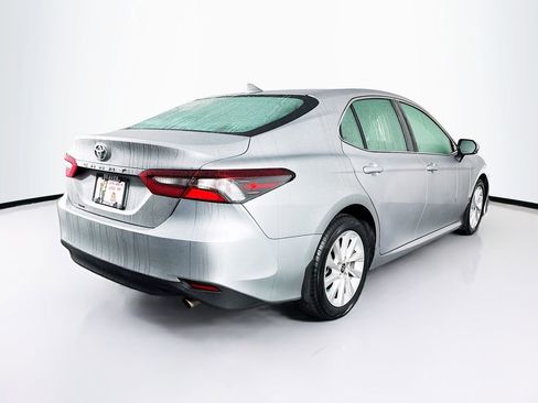 Used 2021 Toyota Camry LE image 10