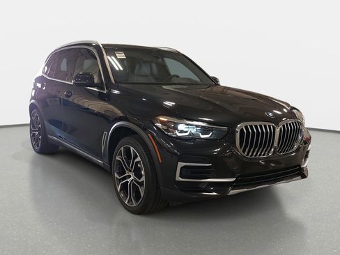 Used 2023 BMW X5 sDrive40i w/ Premium Package image 3