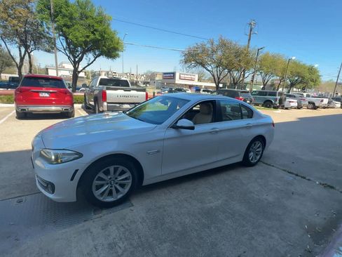 Used 2015 BMW 528i Sedan image 4