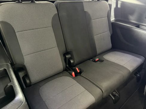Used 2018 Chevrolet Traverse LT AWD/4WD image 39