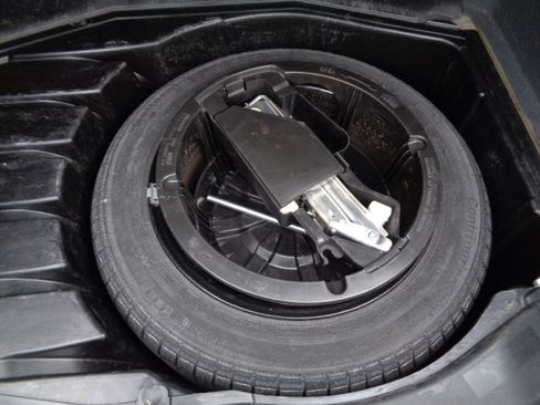 Used 2001 Mercedes-Benz C 320 Sedan image 26