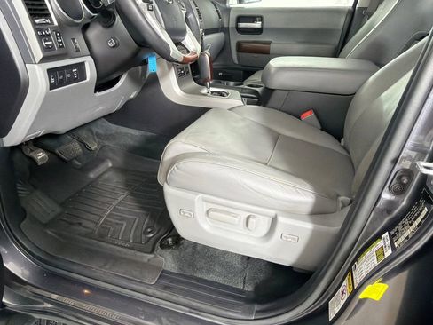Used 2017 Toyota Sequoia Platinum image 11
