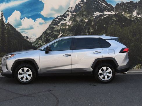 Certified 2024 Toyota RAV4 LE AWD/4WD image 7
