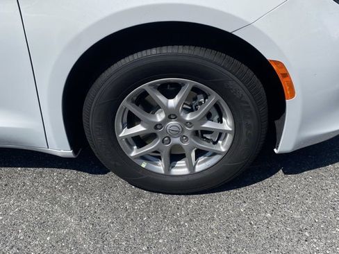 New 2026 Chrysler Voyager LX image 11