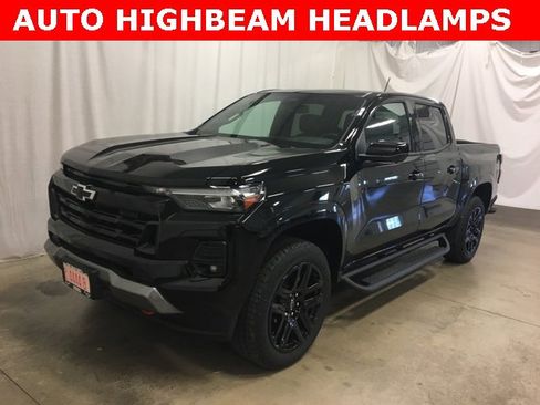 Used 2025 Chevrolet Colorado Z71 w/ Technology Package image 9