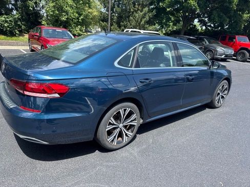 Used 2021 Volkswagen Passat 2.0T SE FWD image 5