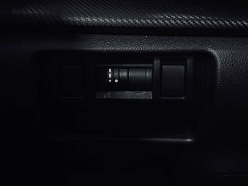 Used 2025 Subaru Crosstrek 2.0i Premium image 29