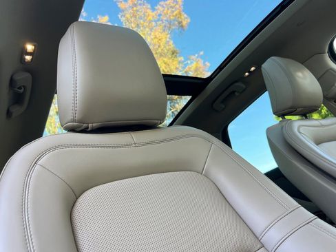 Certified 2024 Lincoln Corsair Grand Touring AWD/4WD image 17