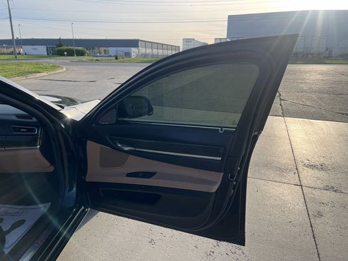 Used 2015 BMW 750i xDrive image 10