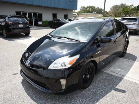 Used 2015 Toyota Prius Two image 18