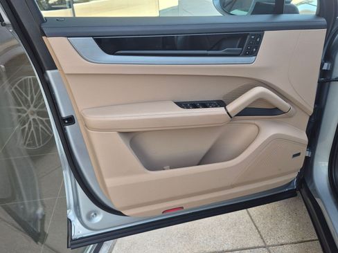 Certified 2026 Porsche Cayenne Coupe AWD/4WD image 13